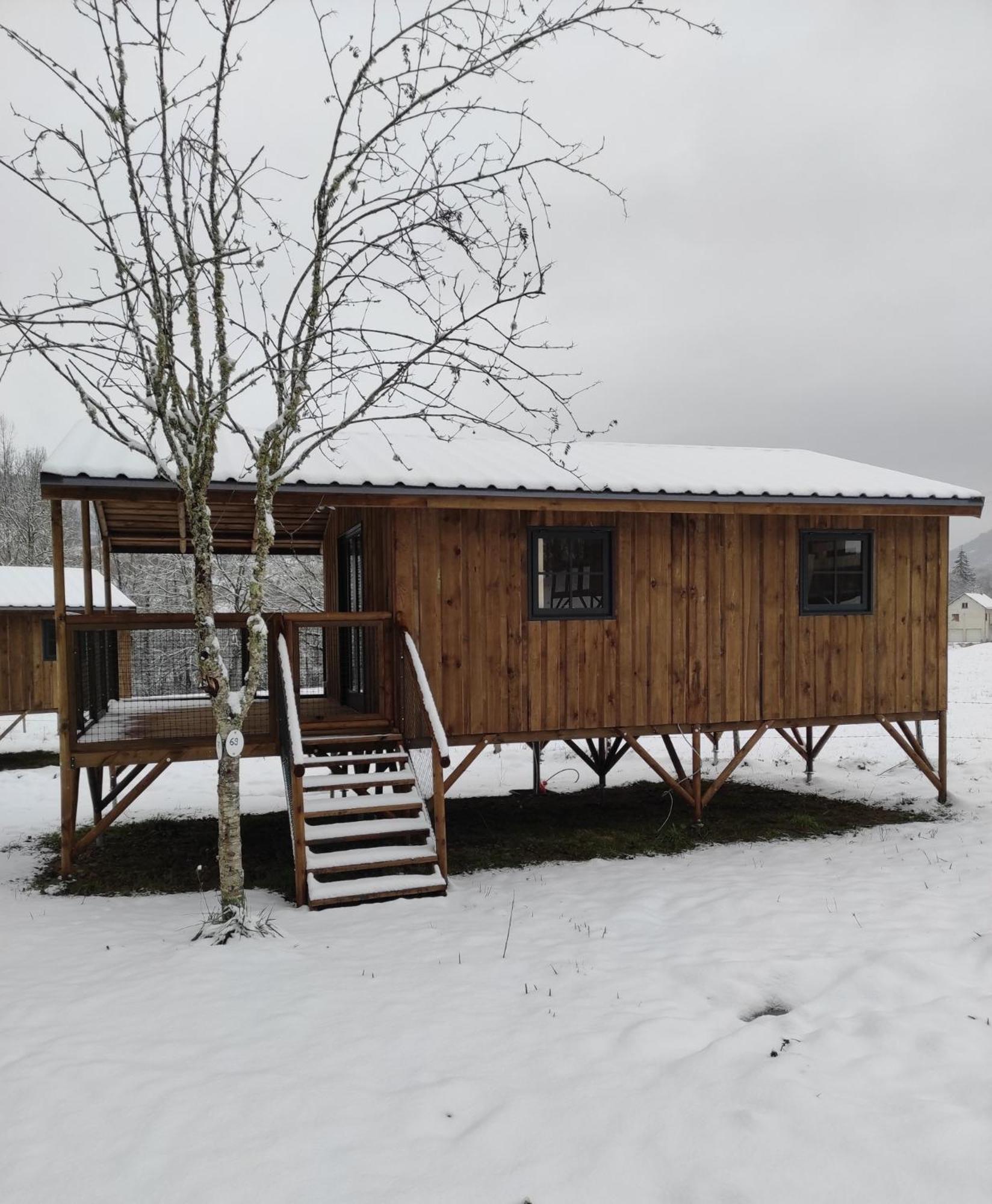 Camping La Borie Basse Condat  Buitenkant foto