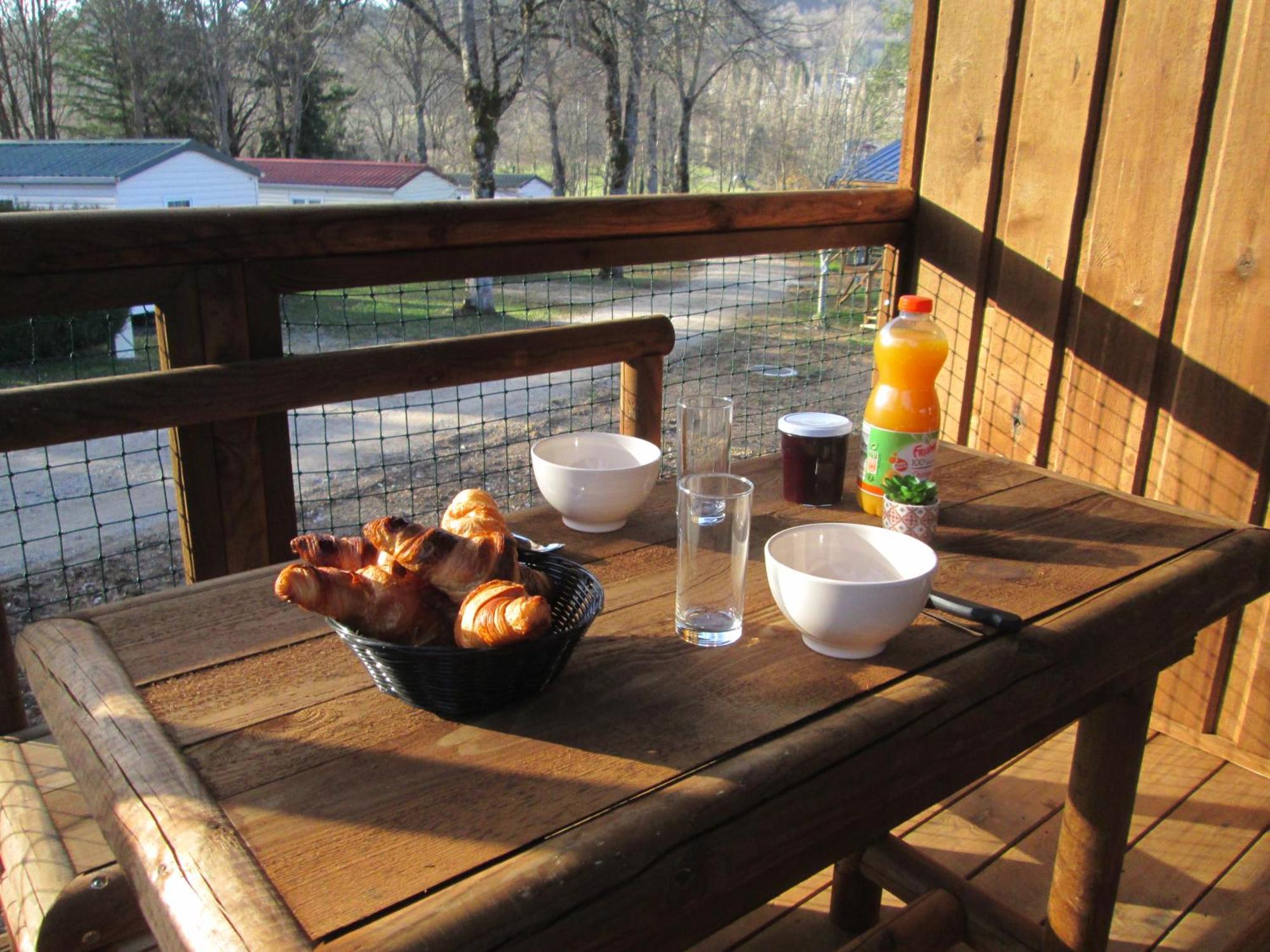 Camping La Borie Basse Condat  Buitenkant foto